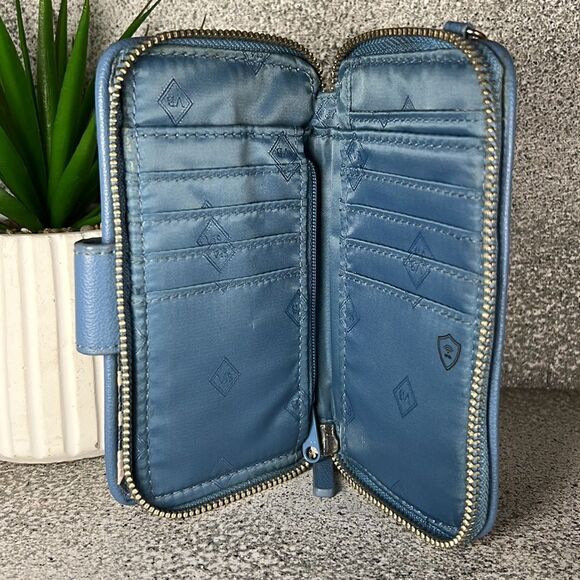 Vera Bradley RFID Smartphone Blue Painted Medallions Wallet - Picture 4 of 7